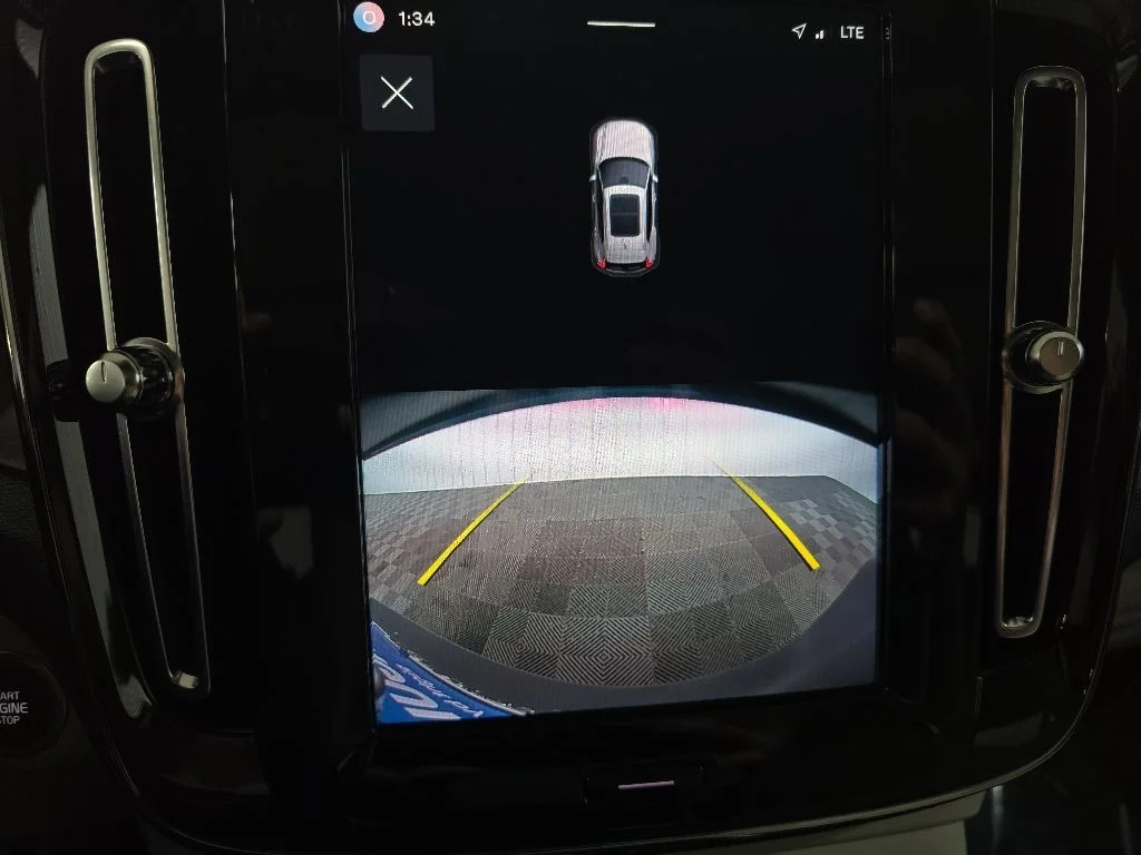 2023 Volvo XC40 Plus - Photo 24