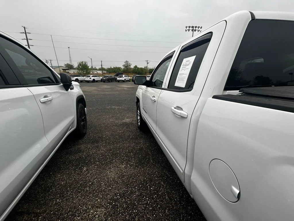 Used 2018 White Chevrolet LT image 34