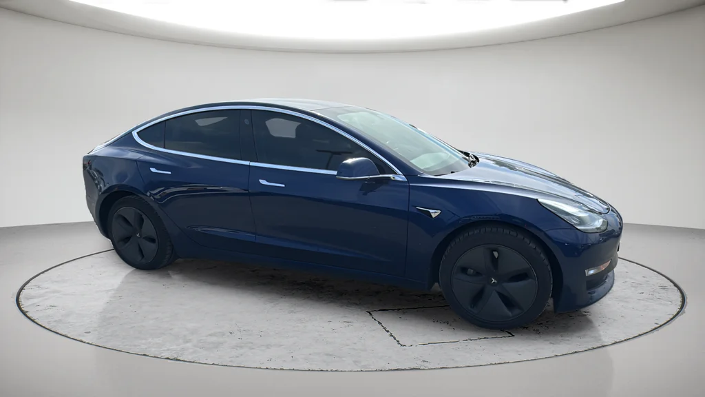 Used 2019 Blue Tesla Standard Range Plus image 2