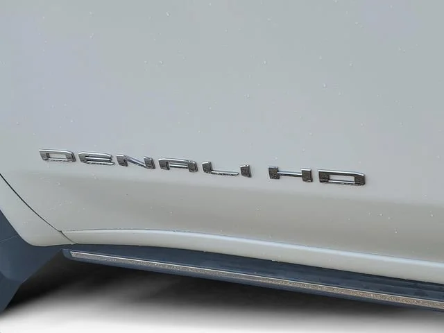 Used 2024 Summit White GMC Denali DRW image 28