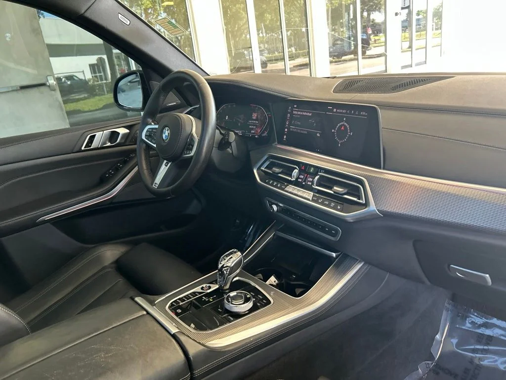 Used 2020 Black BMW sDrive40i image 23