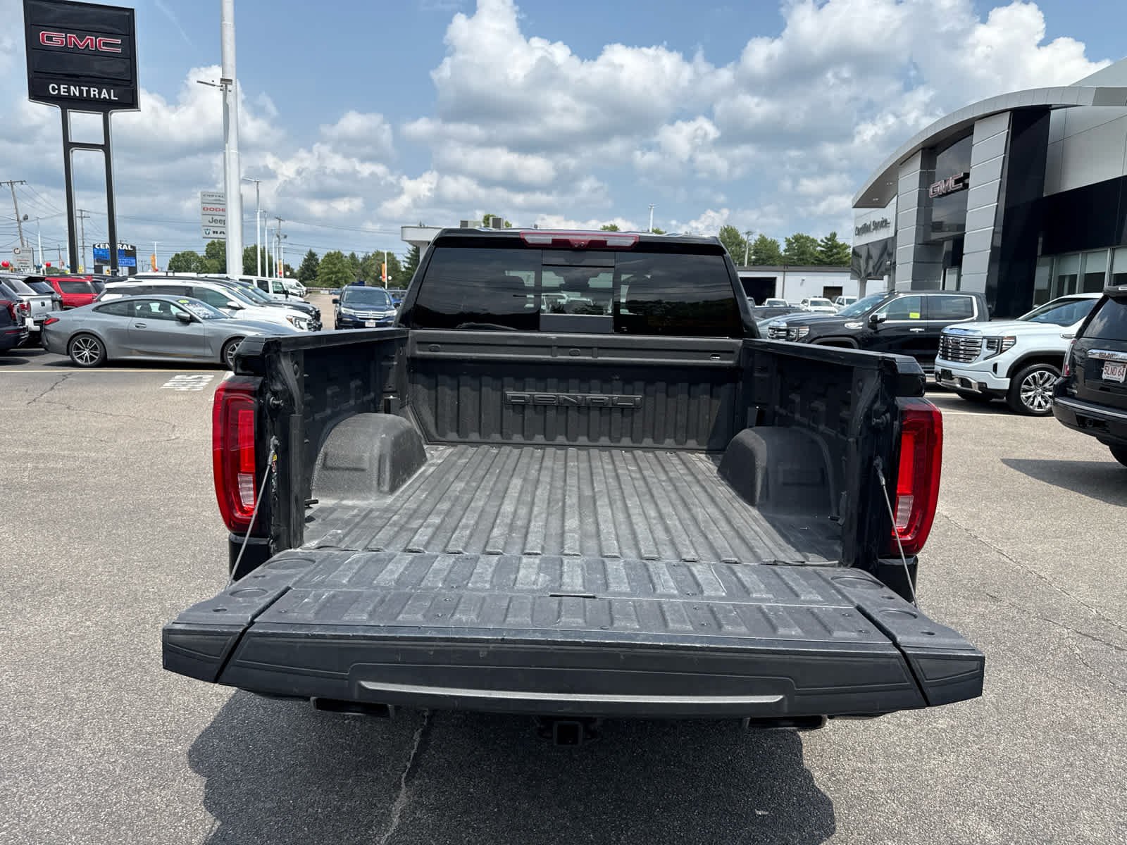 Used 2023 Onyx Black GMC Denali image 10