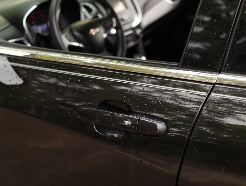 Used 2019 MOSAIC BLACK METALLIC Chevrolet LT image 32