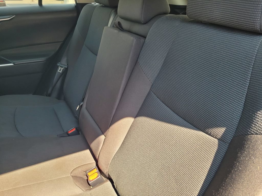 2022 Toyota RAV4 LE - Photo 17