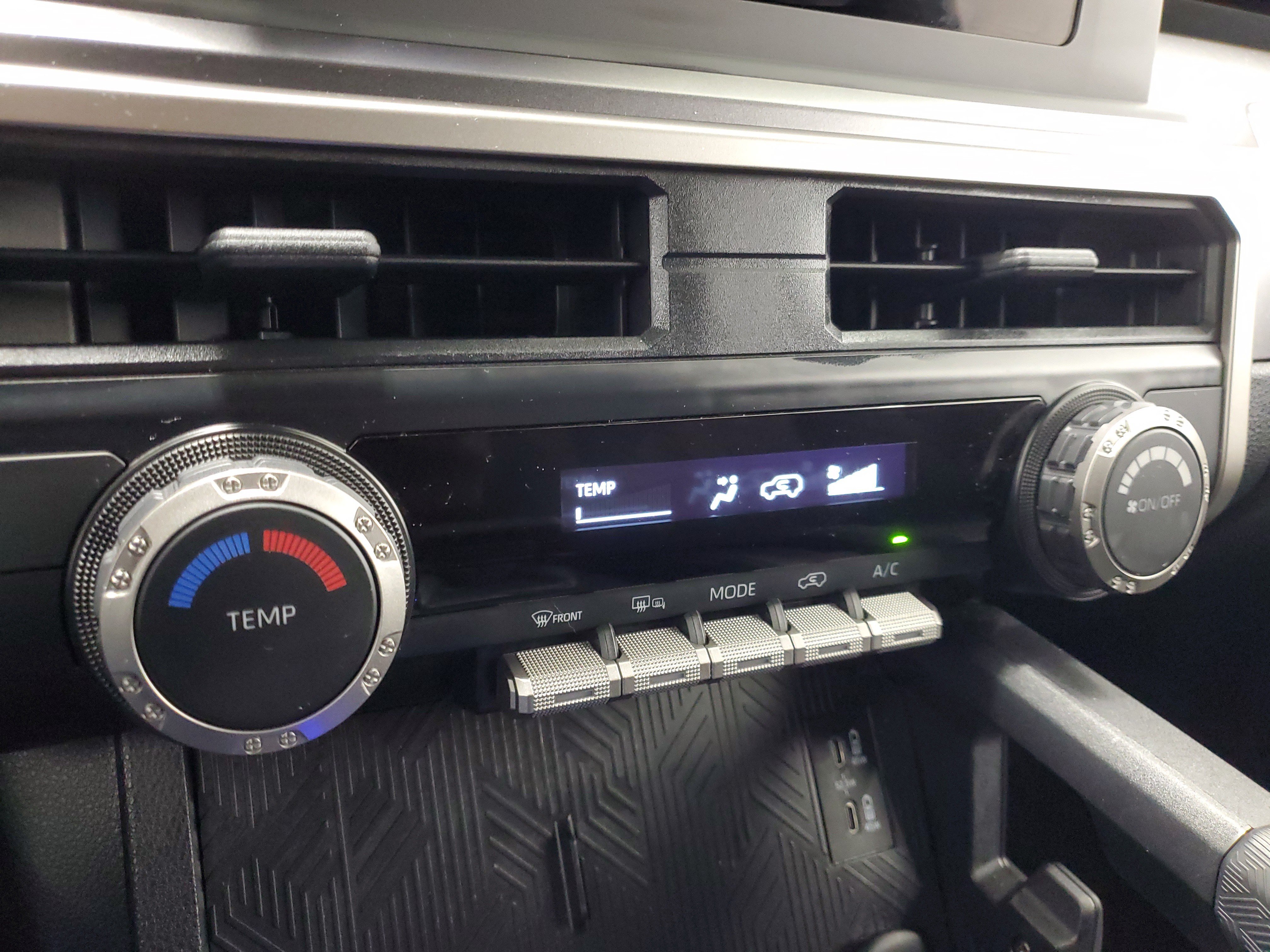 Used 2025 White Toyota SR5 image 29