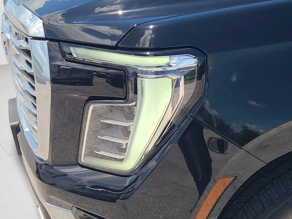2025 GMC Yukon XL Denali - Photo 23
