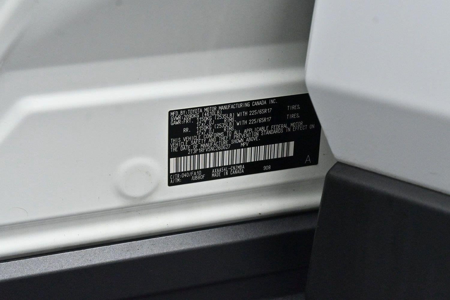 Used 2022 White Toyota XLE image 39