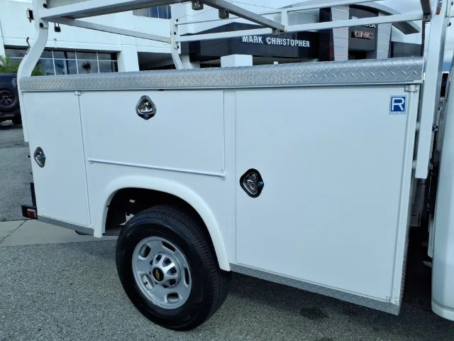 Used 2016 SUMMIT WHITE Chevrolet Work Truck image 4