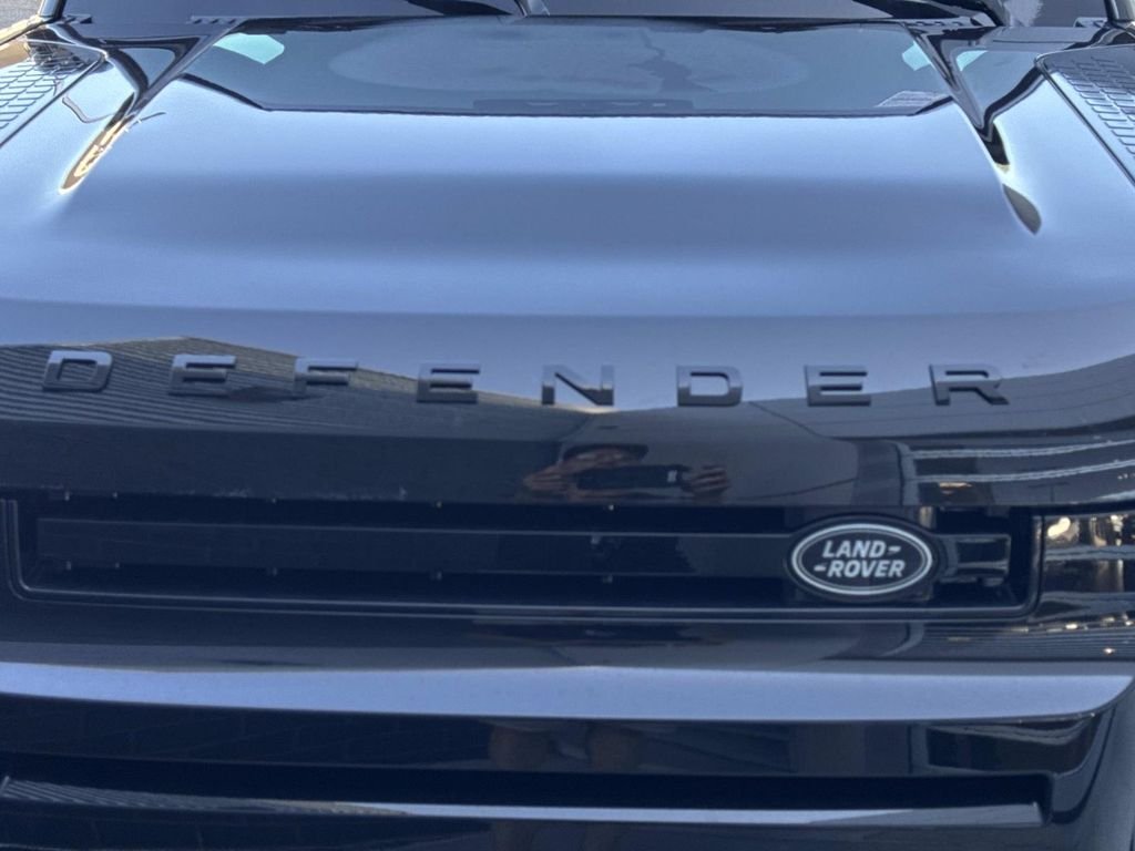 New 2026 Santorini Black Land Rover S image 10
