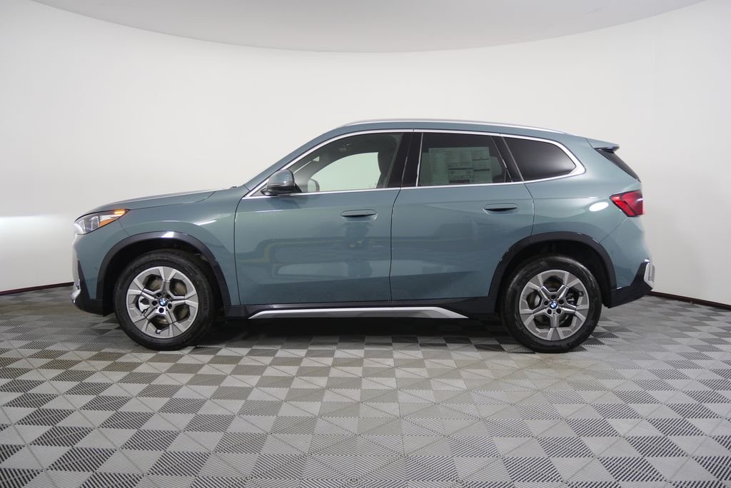 New 2026 Cape York Green Metallic BMW xDrive28i image 5