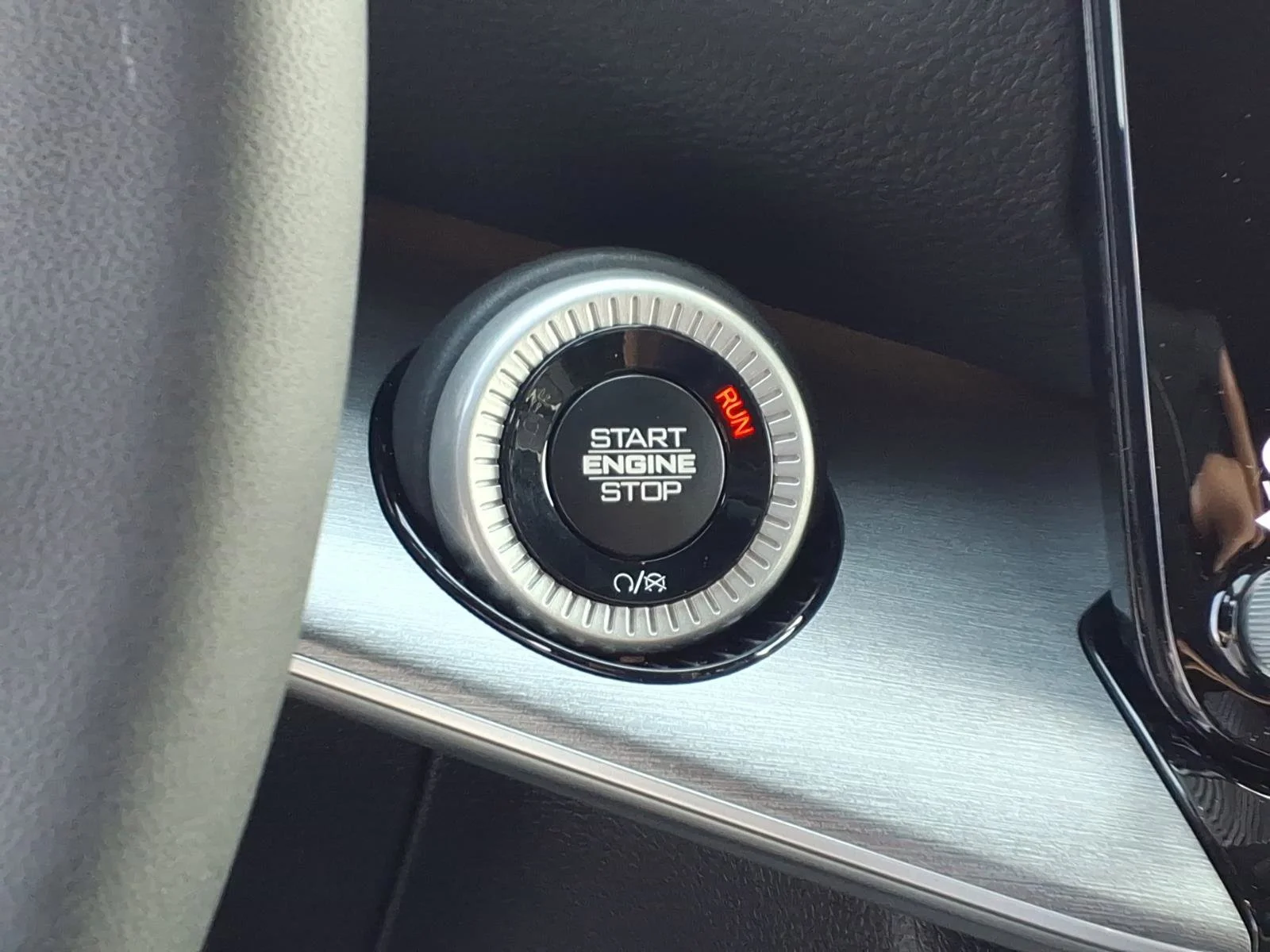 New 2026 Fathom Blue Pearlcoat Jeep Limited Altitude image 10
