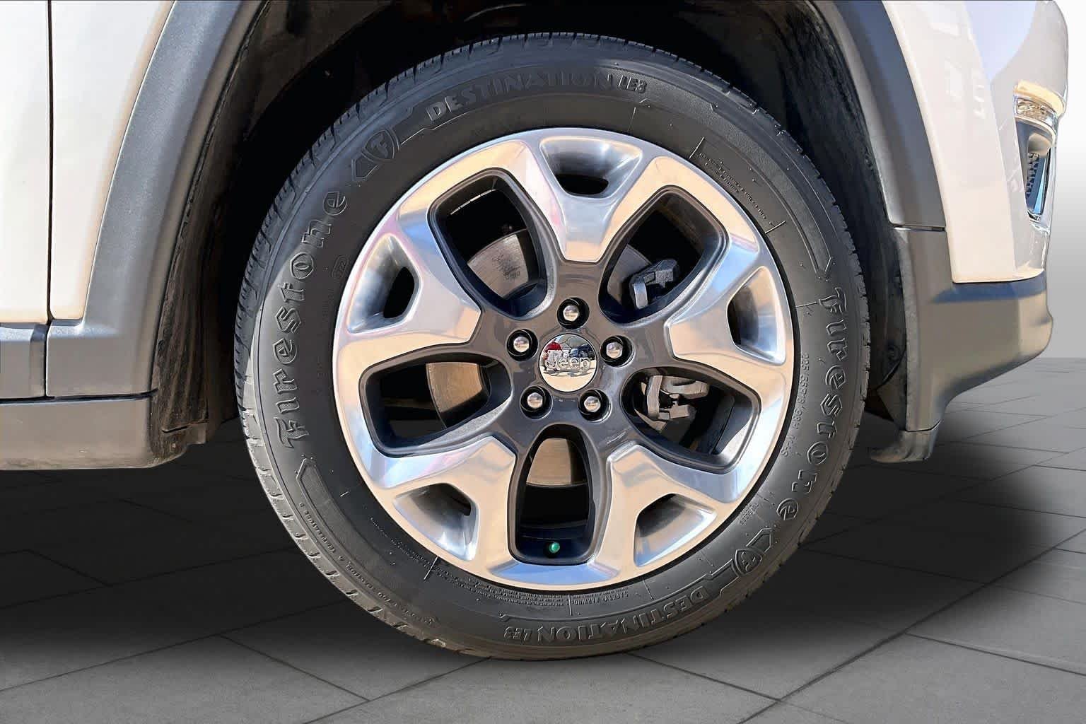 Used 2019 White Clearcoat Jeep Limited image 11