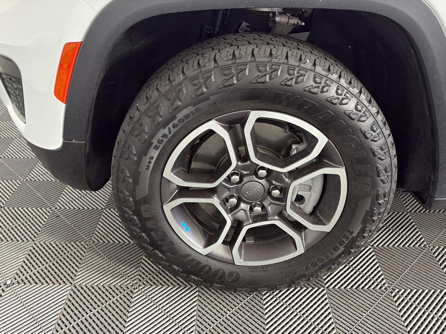 Used 2023 Bright White Clearcoat Jeep Trailhawk image 18