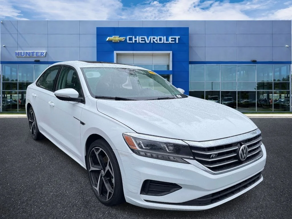 Used 2020 Pure White Volkswagen 2.0T R-Line image 1