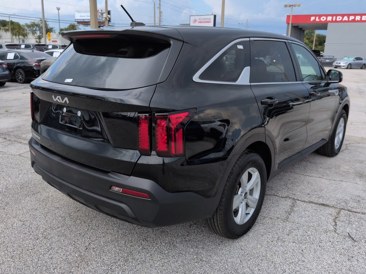 Certified Used 2023 Ebony Black Kia LX image 4