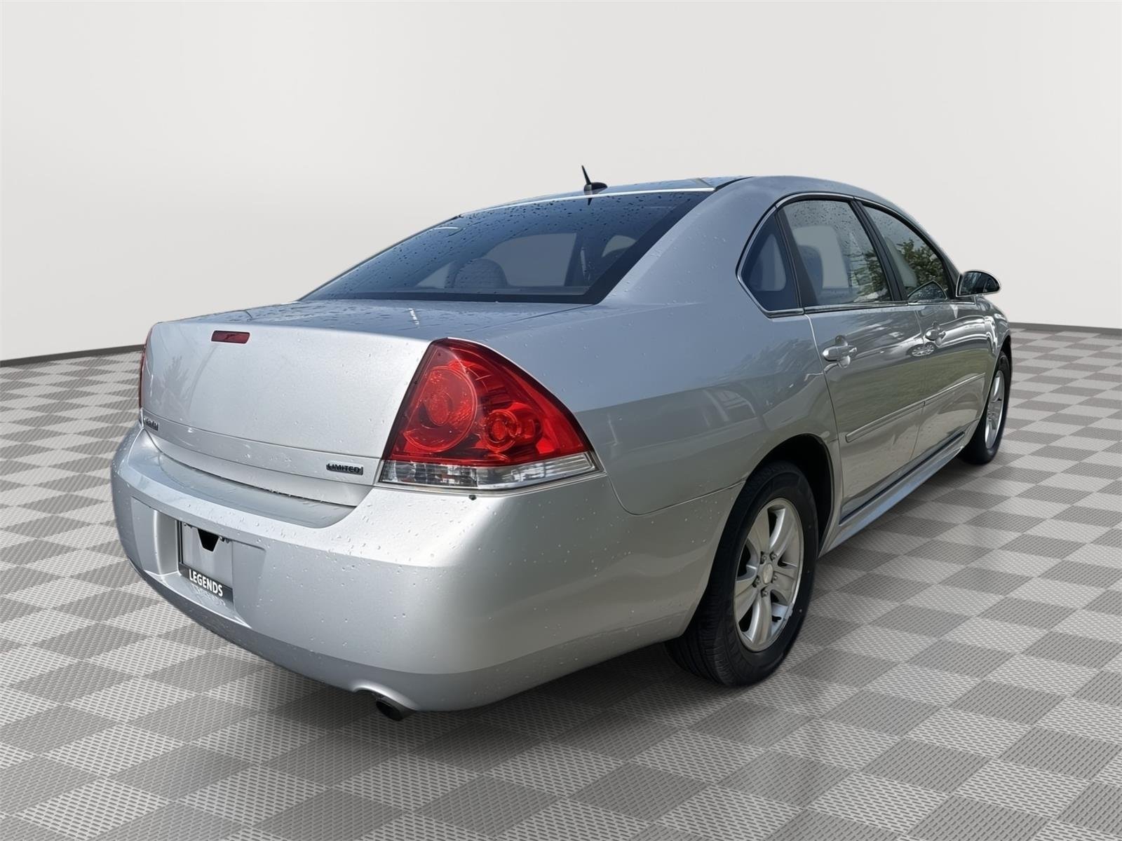 Used 2014 Silver Ice Metallic Chevrolet LS image 13