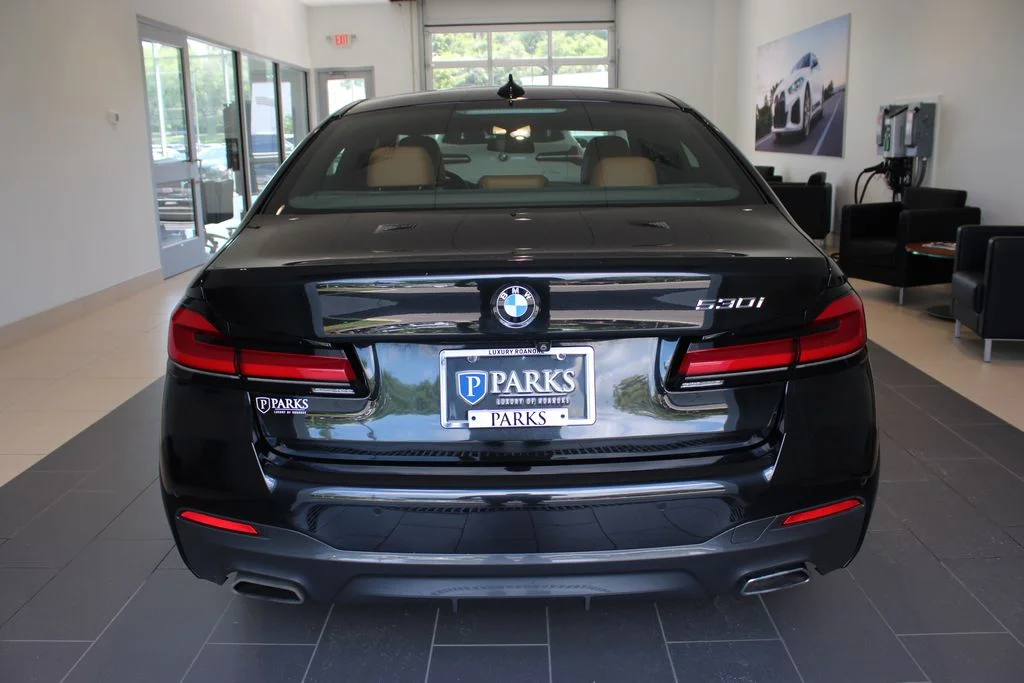 Used 2021 Black BMW 530i image 25