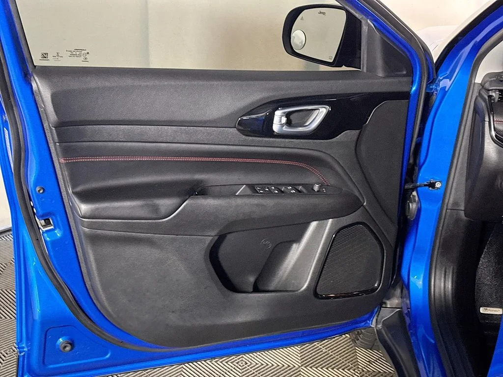 Used 2022 Blue Jeep Trailhawk image 10