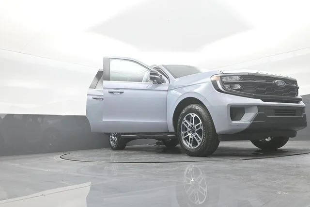 New 2026 Glacier Gray Metallic Tri-Coat Ford MAX Active image 32