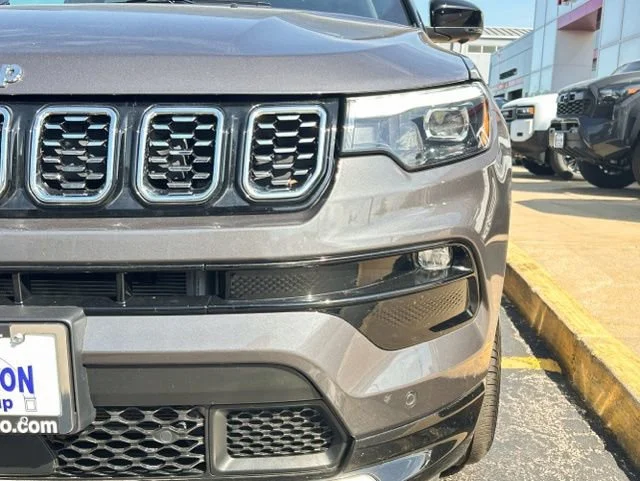 Used 2024 None Jeep Limited image 3