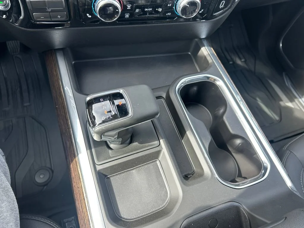 New 2026 Sterling Metallic GMC Elevation image 29