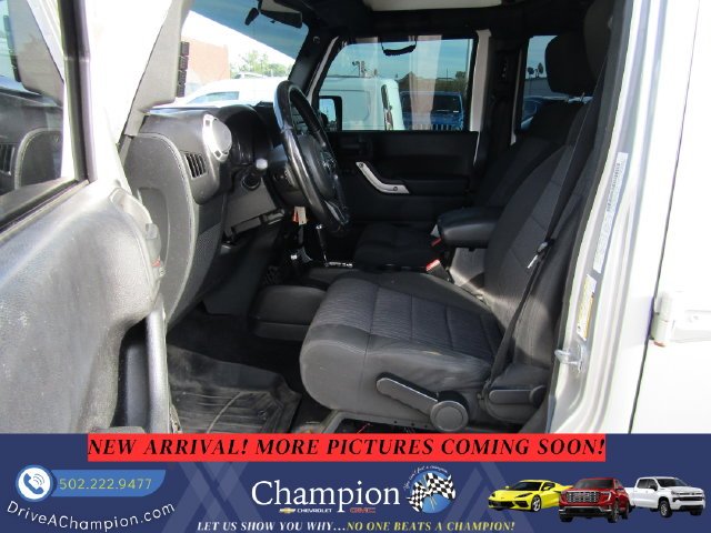 Used 2012 Silver Jeep Unlimited Sahara image 10