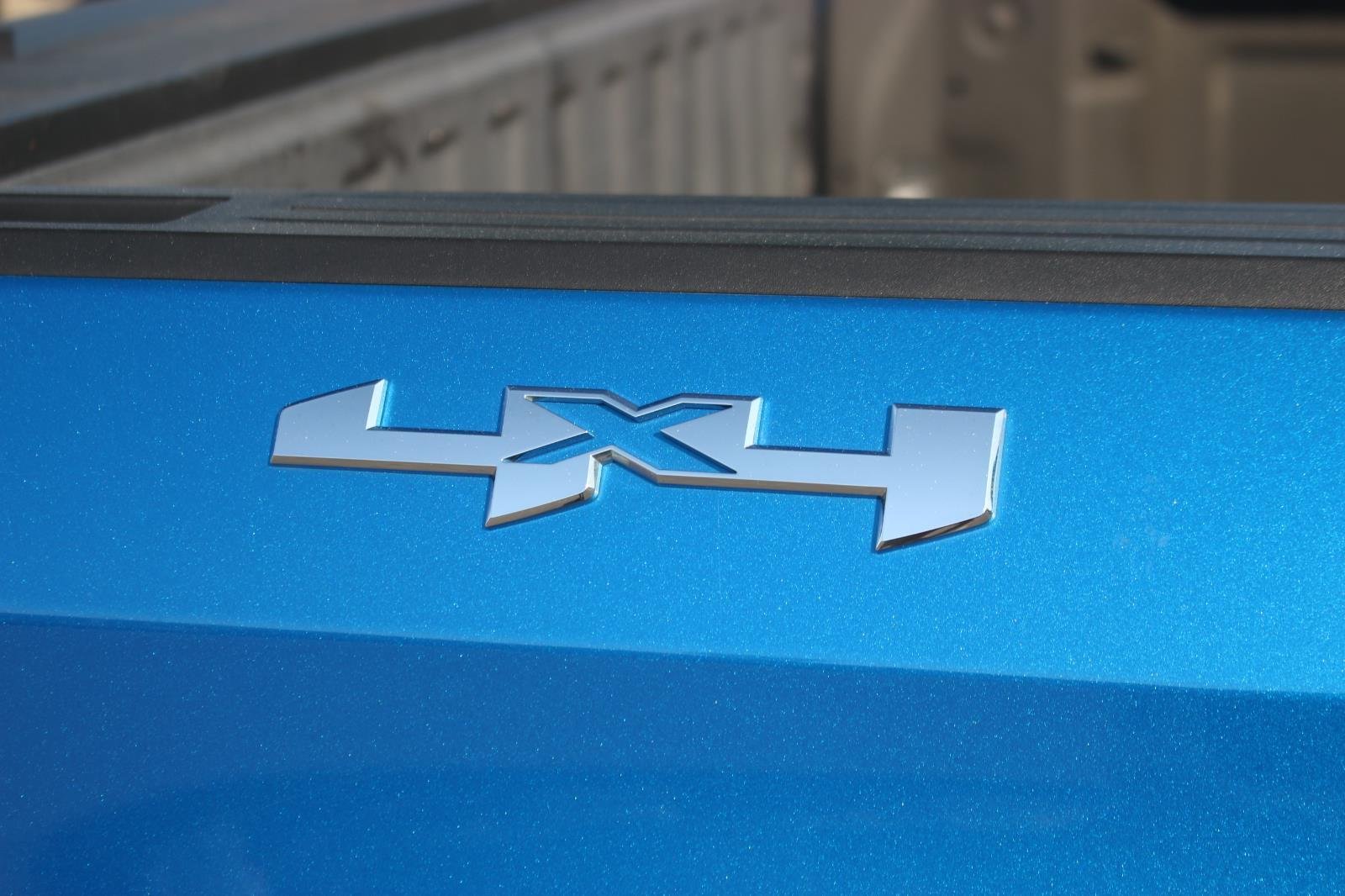 Used 2022 Dynamic Blue Metallic GMC Elevation image 12