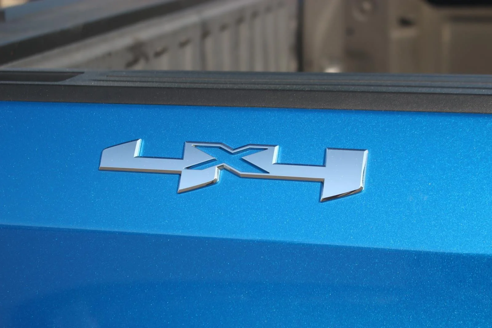 Used 2022 Dynamic Blue Metallic GMC Elevation image 12