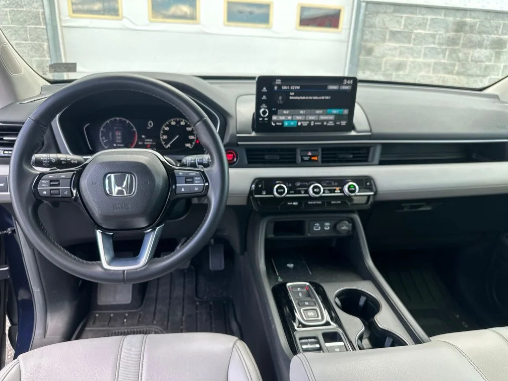 Certified Used 2025 Obsidian Blue Pearl Honda AWD EX-L image 17