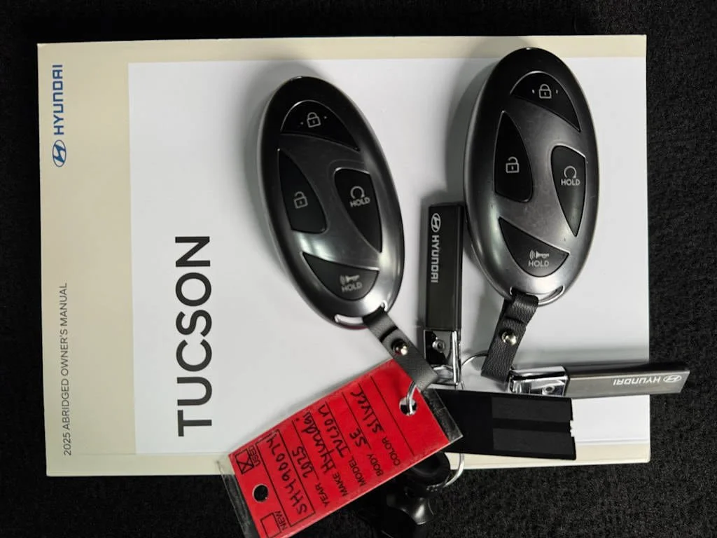 Used 2025 Silver Hyundai SE image 27