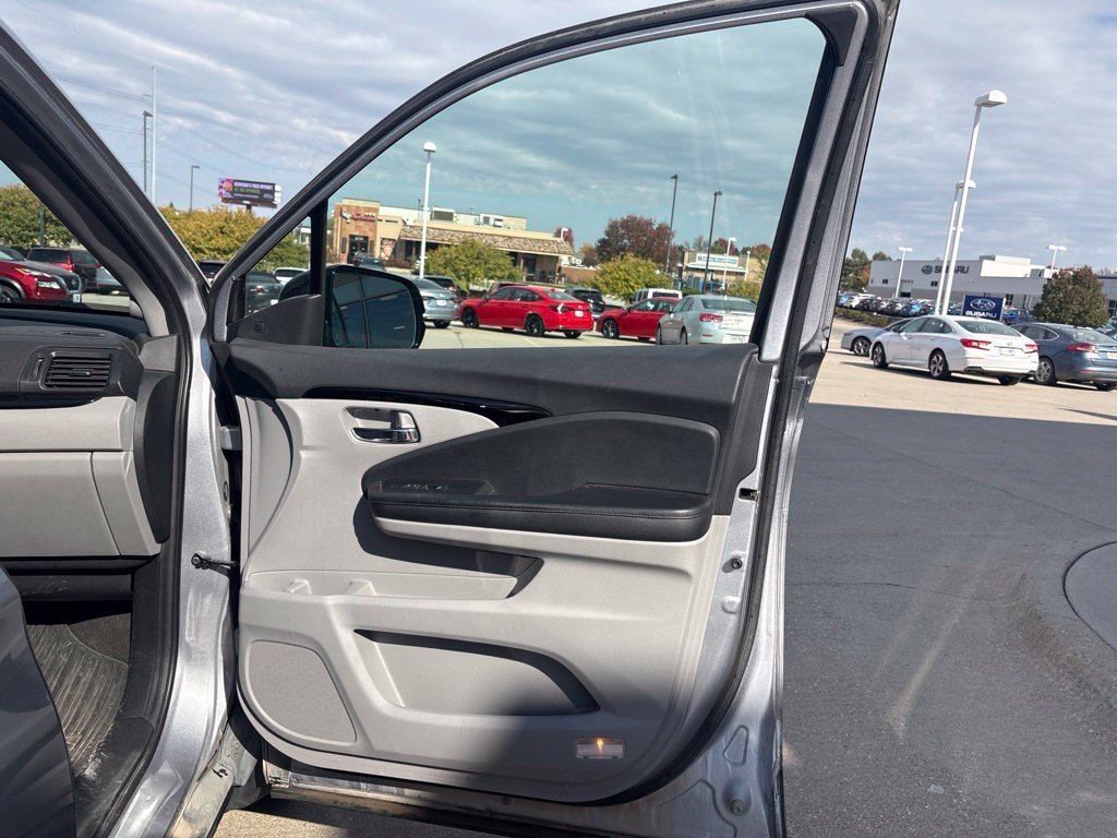 Used 2022 Silver Honda Touring 7 Passenger image 27
