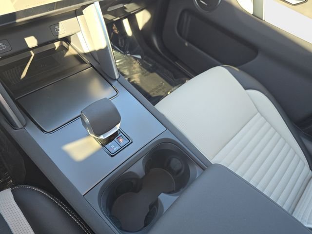 New 2026 Carpathian Grey LAND ROVER Landmark Edition image 18