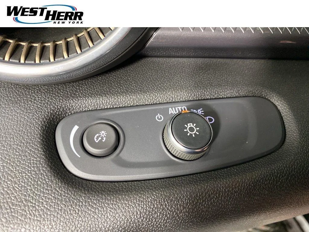 Used 2025 Sterling Gray Metallic Chevrolet FWD ACTIV image 11