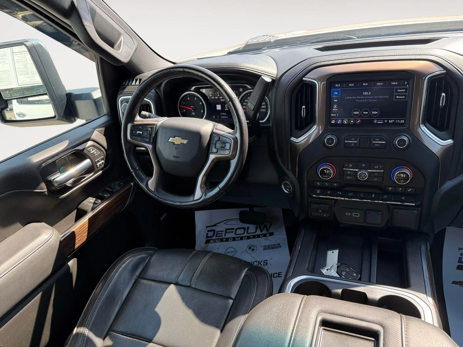 Used 2022 Summit White Chevrolet High Country image 11