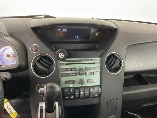 Used 2011  Honda EX image 17