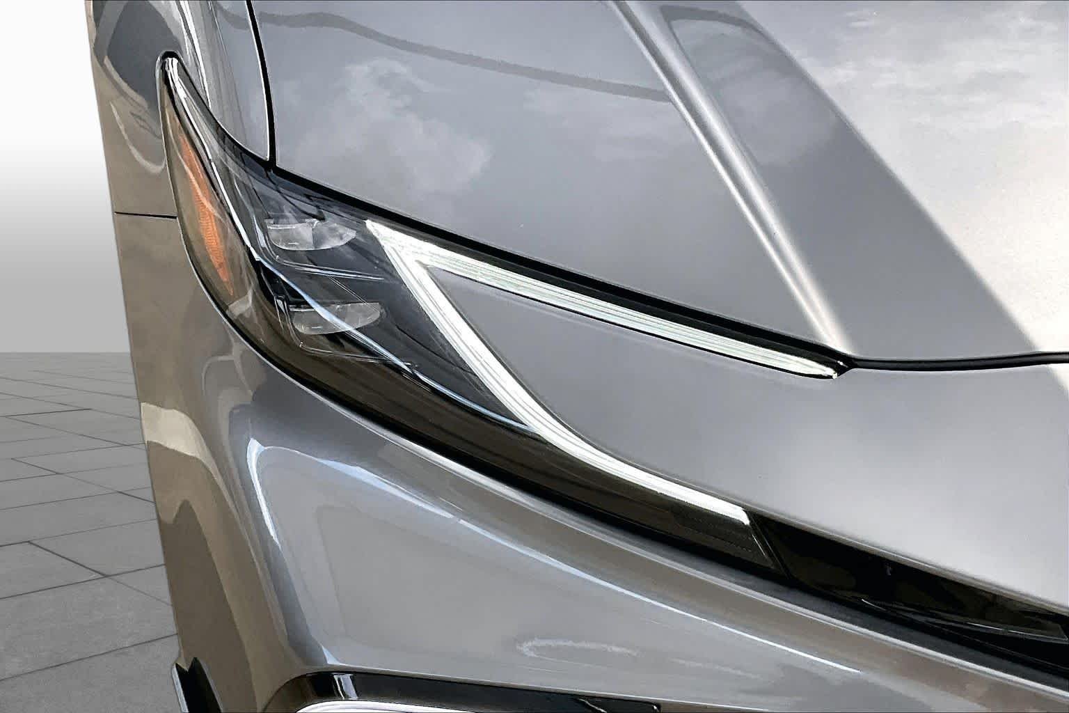 Used 2025 Heavy Metal Toyota XSE image 28