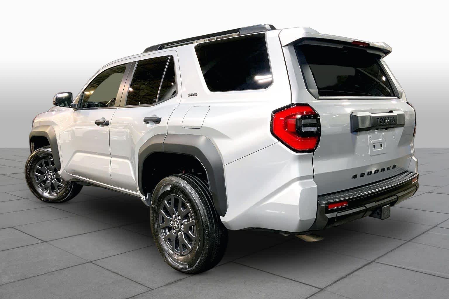 Used 2025 Cutting Edge Toyota SR5 image 12