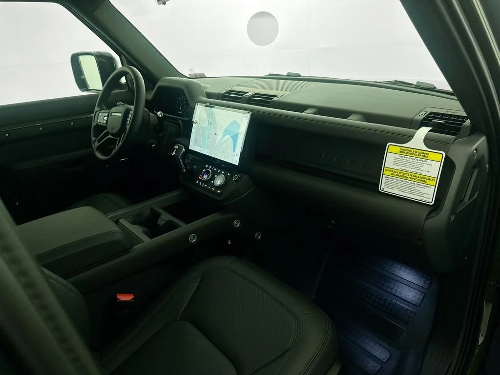 New 2026 Woolstone Green Land Rover X-Dynamic SE image 27