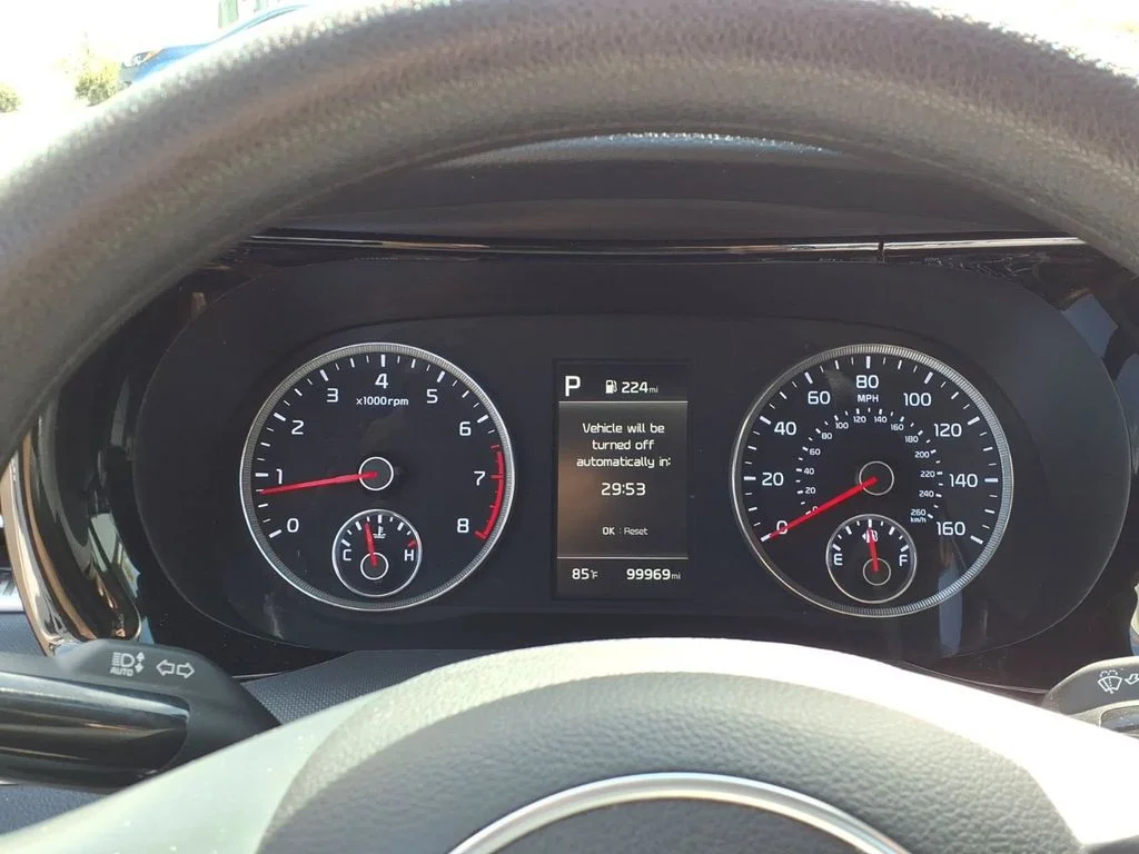 Used 2024 White Kia LXS image 25