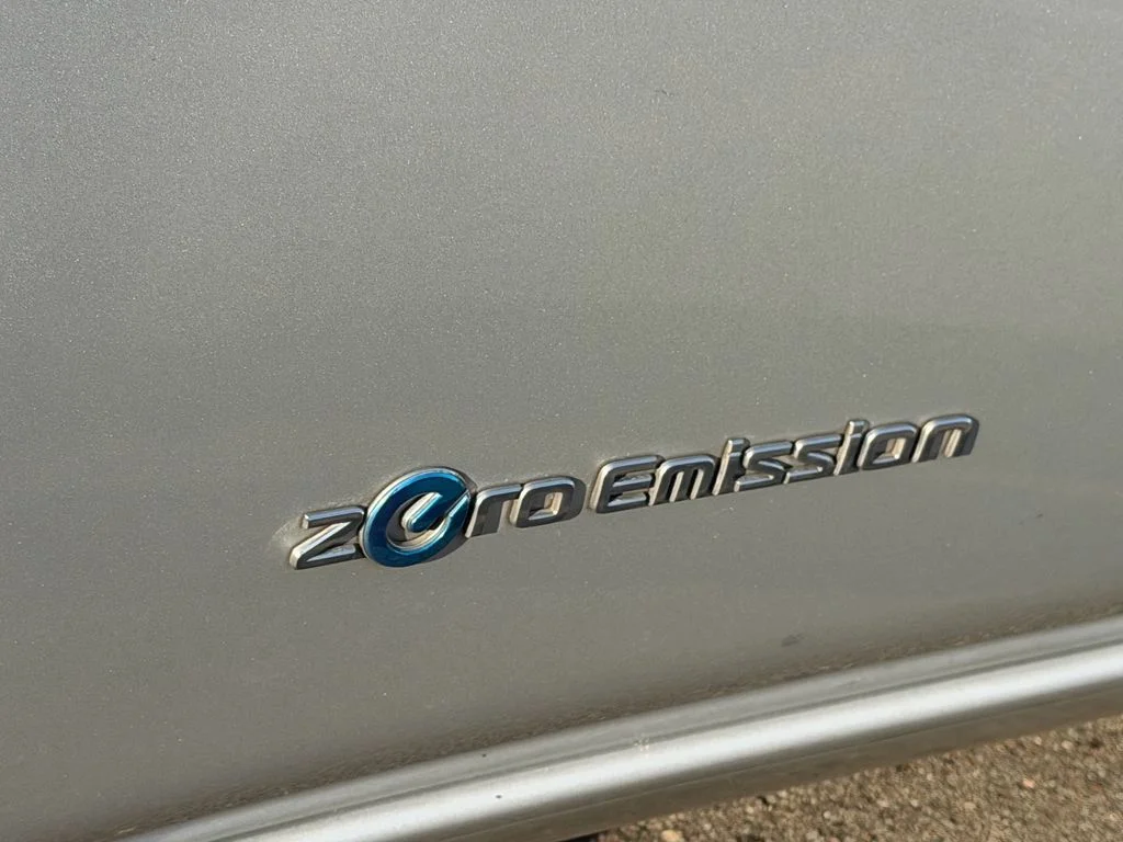 Used 2013 Silver Nissan SV image 9