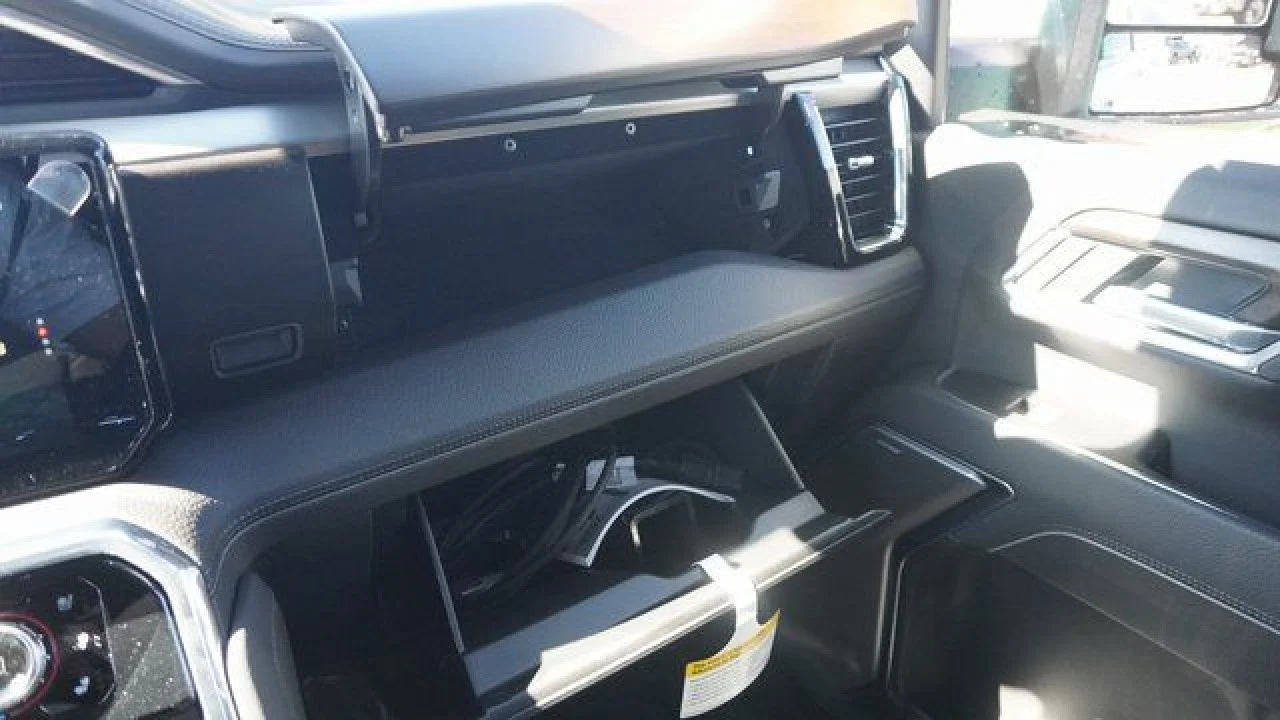 2026 GMC Sierra 3500HD Denali - Photo 39
