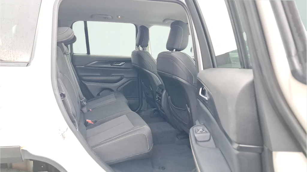 Used 2023 White Jeep Laredo image 14