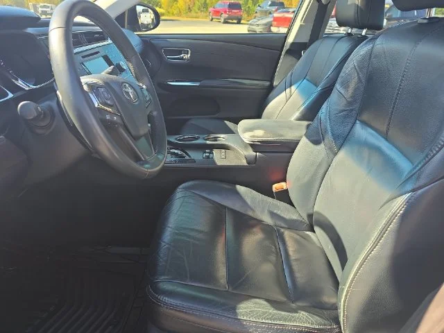 Used 2013 Black Toyota XLE Touring image 15