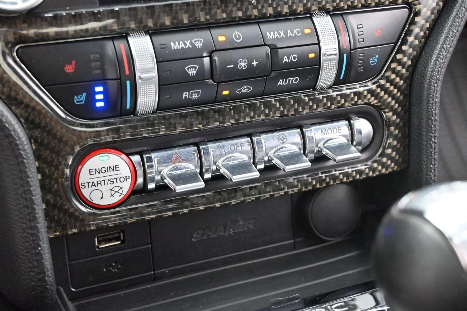 Used 2015 Oxford White Ford GT Premium image 28