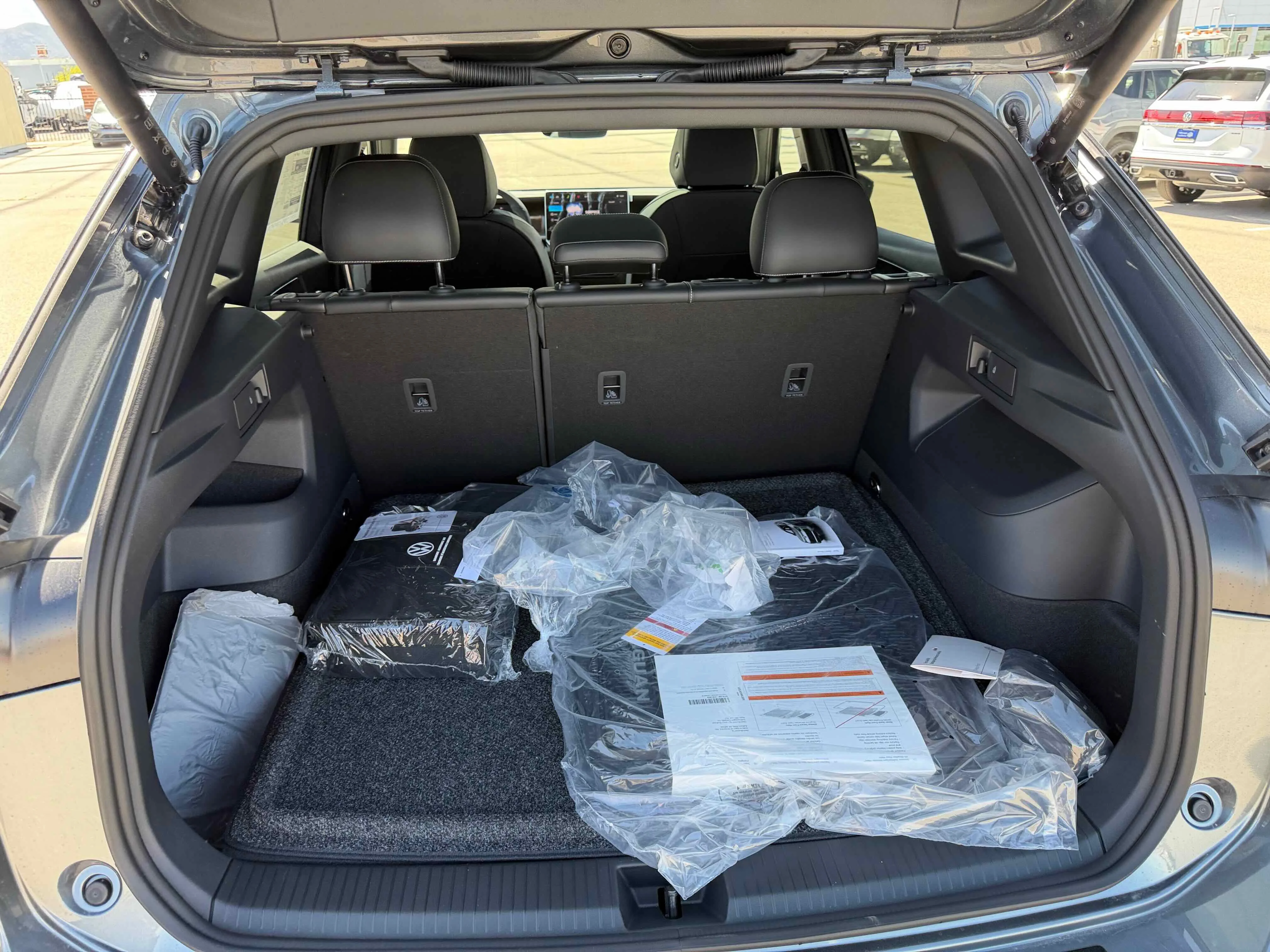 New 2026 Platinum Gray Volkswagen SE R-Line Black image 29