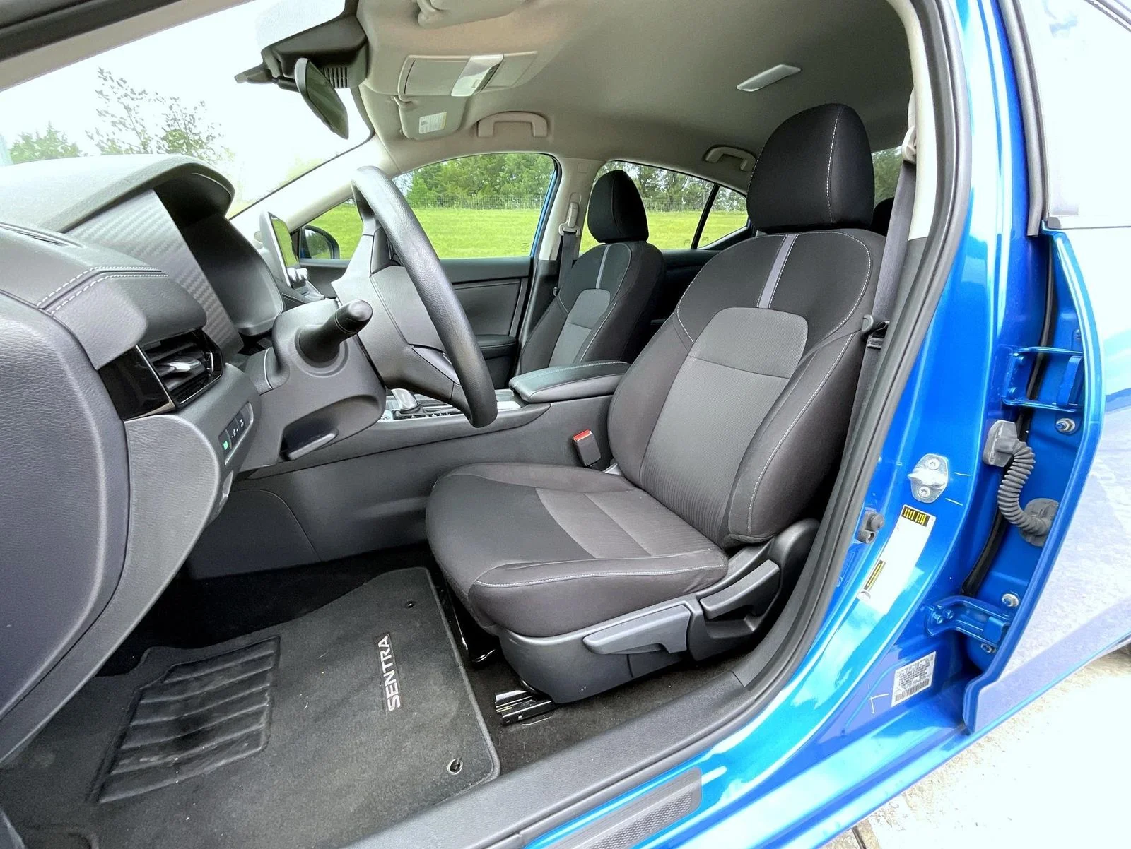 Used 2023 Blue Nissan SV image 10