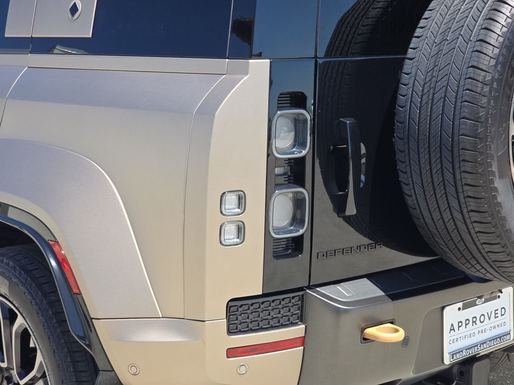 Used 2025 Brown Land Rover OCTA image 35