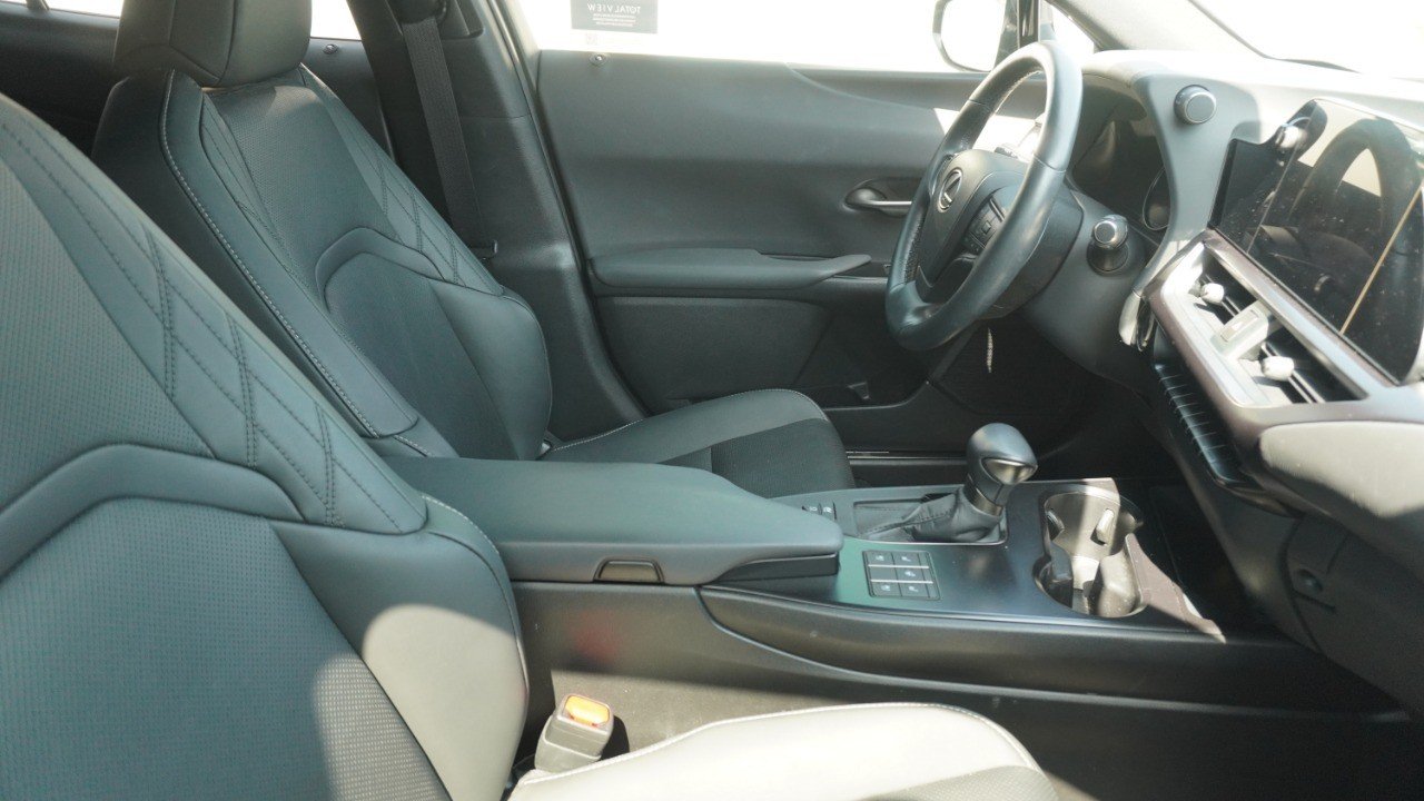 Certified Used 2023 OBSIDIAN Lexus UX 250h Premium image 9
