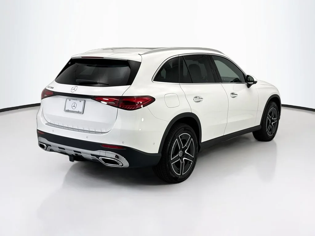 New 2026 White Mercedes-Benz GLC 300 image 5