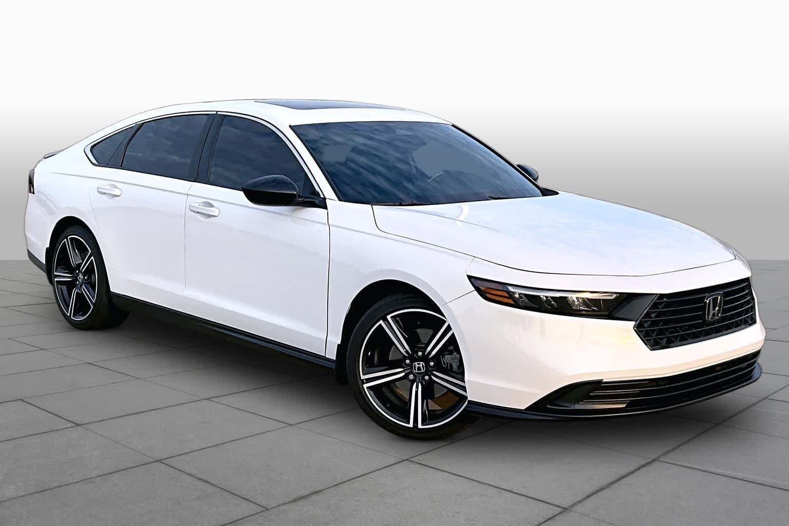 Certified Used 2023 Platinum White Pearl Honda Sport image 3